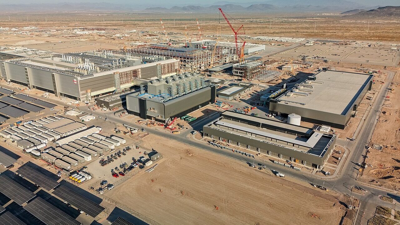 Aerial view of TSMC Fab 21 under construction in Arizona