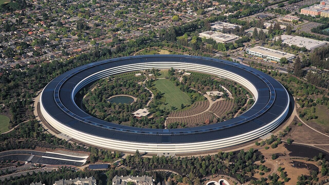 Aerial view of Apple Park in Cupertino, California