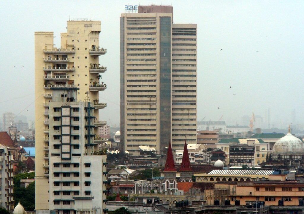 Illustrative photo: Phiroze Jeejeebhoy Towers (Bombay Stock Exchange) (Wikimedia Commons, CC BY-SA 2.0)