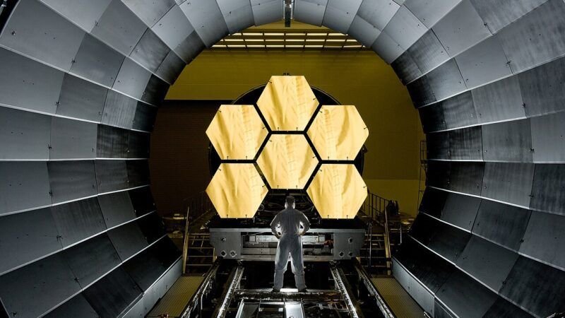 Webb Telescope Spots Its First Entirely New Exoplanet, a Young Gas Giant Called TWA 7b
