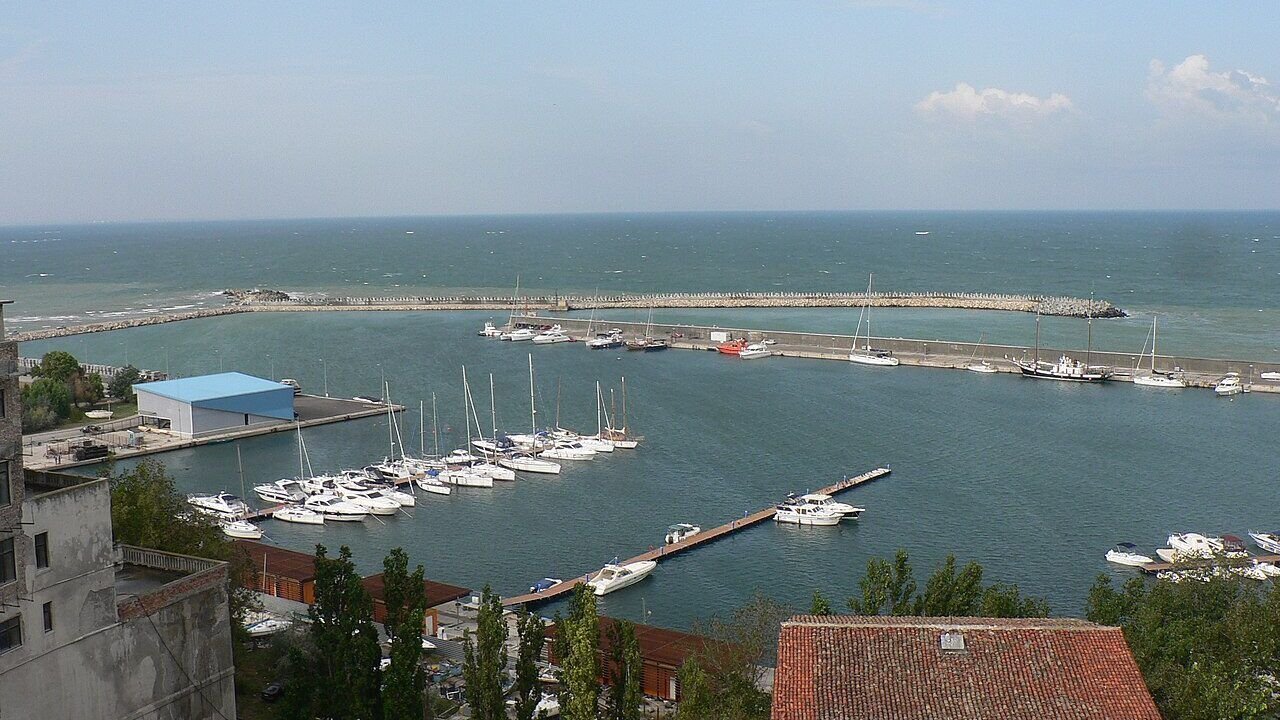 Two Crew Killed as Turkish-Owned Grain Ship Sinks Off Romania After Reported Drone Strike